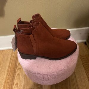 Time and Tru Rust Ankle Boots | Memory Foam | Size 7 | NWT